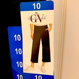 Gloria Vanderbilt ladies cropped pants